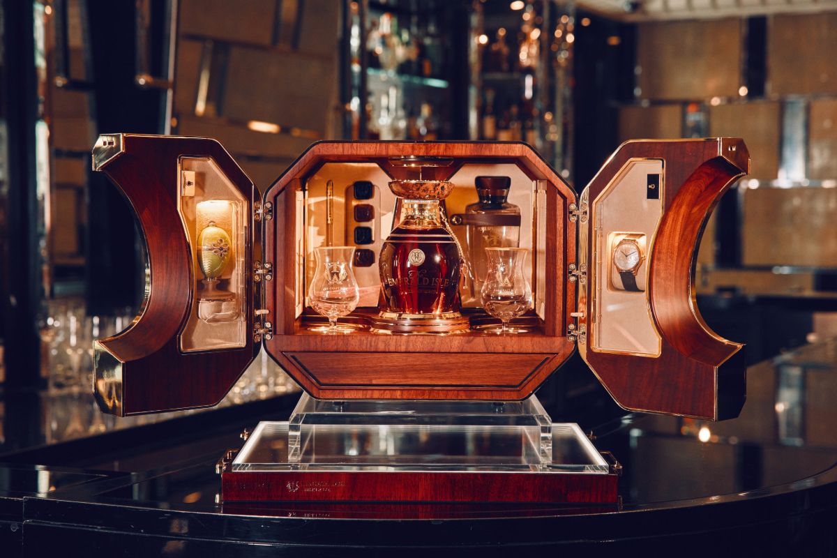 A whiskey set of the most expensive whiskey in the planet